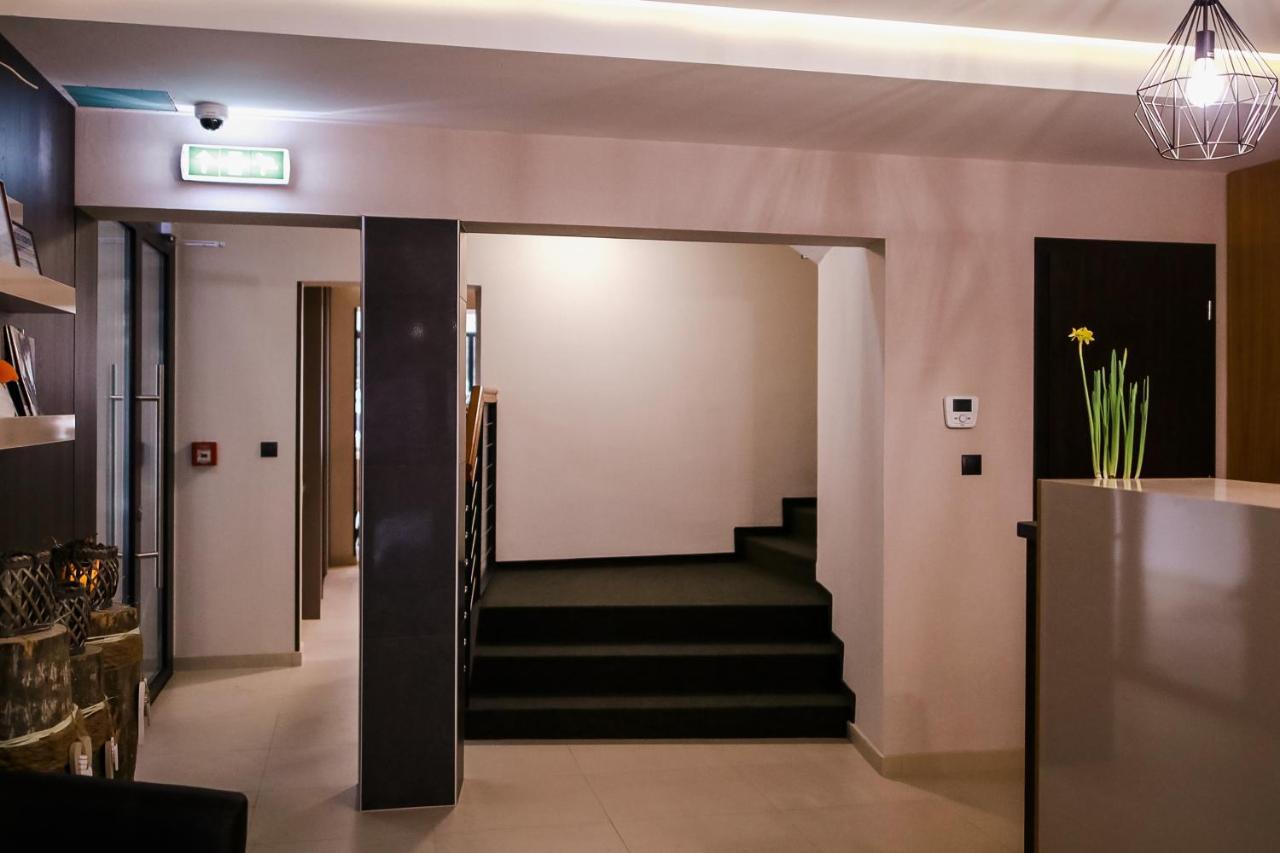 Sohaz Panzio Es Apartmanhaz Szolnok Luaran gambar