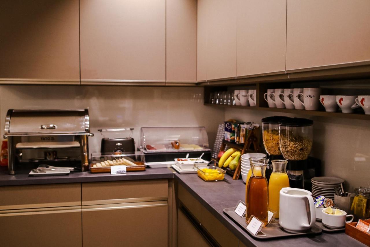 Sohaz Panzio Es Apartmanhaz Szolnok Luaran gambar