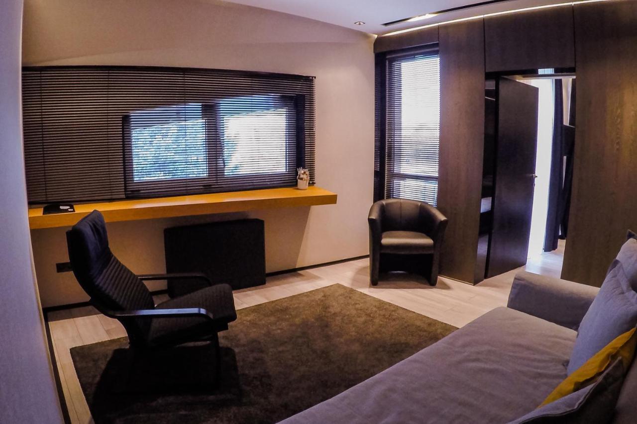 Sohaz Panzio Es Apartmanhaz Szolnok Luaran gambar