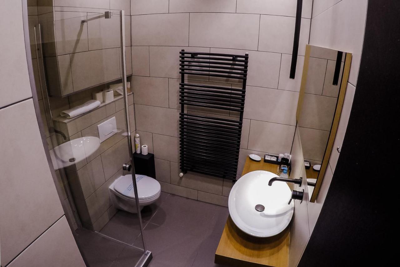 Sohaz Panzio Es Apartmanhaz Szolnok Luaran gambar