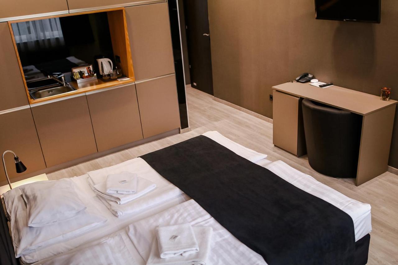 Sohaz Panzio Es Apartmanhaz Szolnok Luaran gambar
