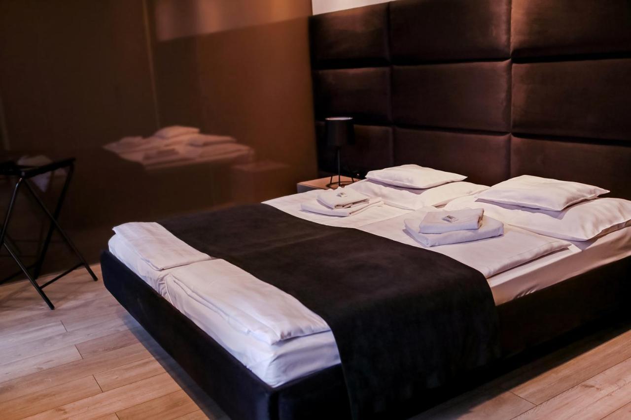 Sohaz Panzio Es Apartmanhaz Szolnok Luaran gambar